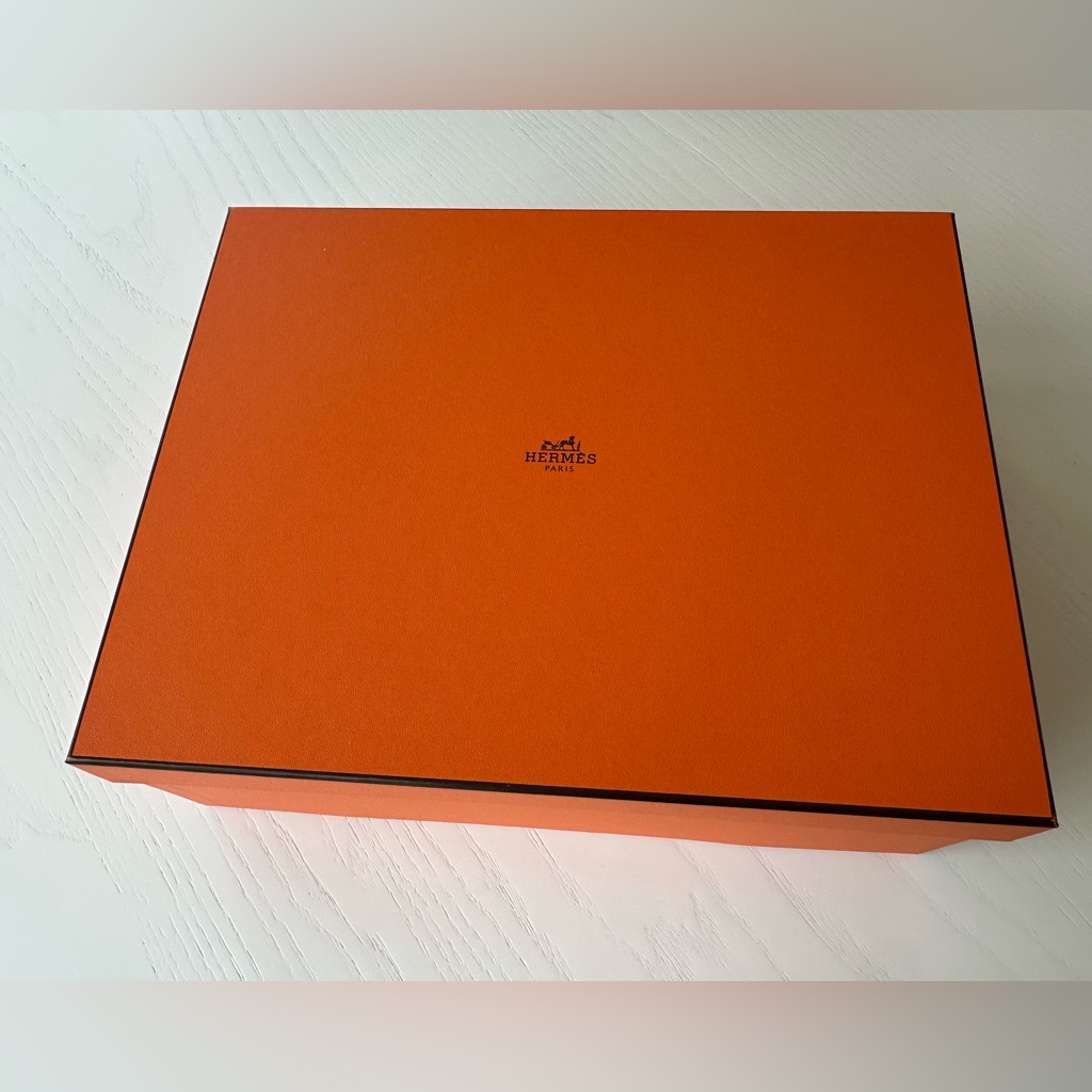Authentic Hermes Orange Storage Gift Box Empty 1375x11x425 Medium Rectangle